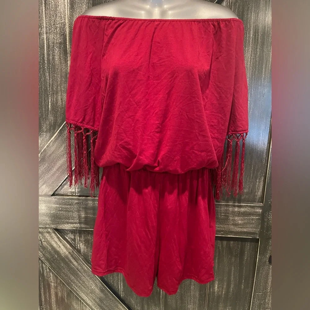 SZ M, Burgandy cover romper NWOT